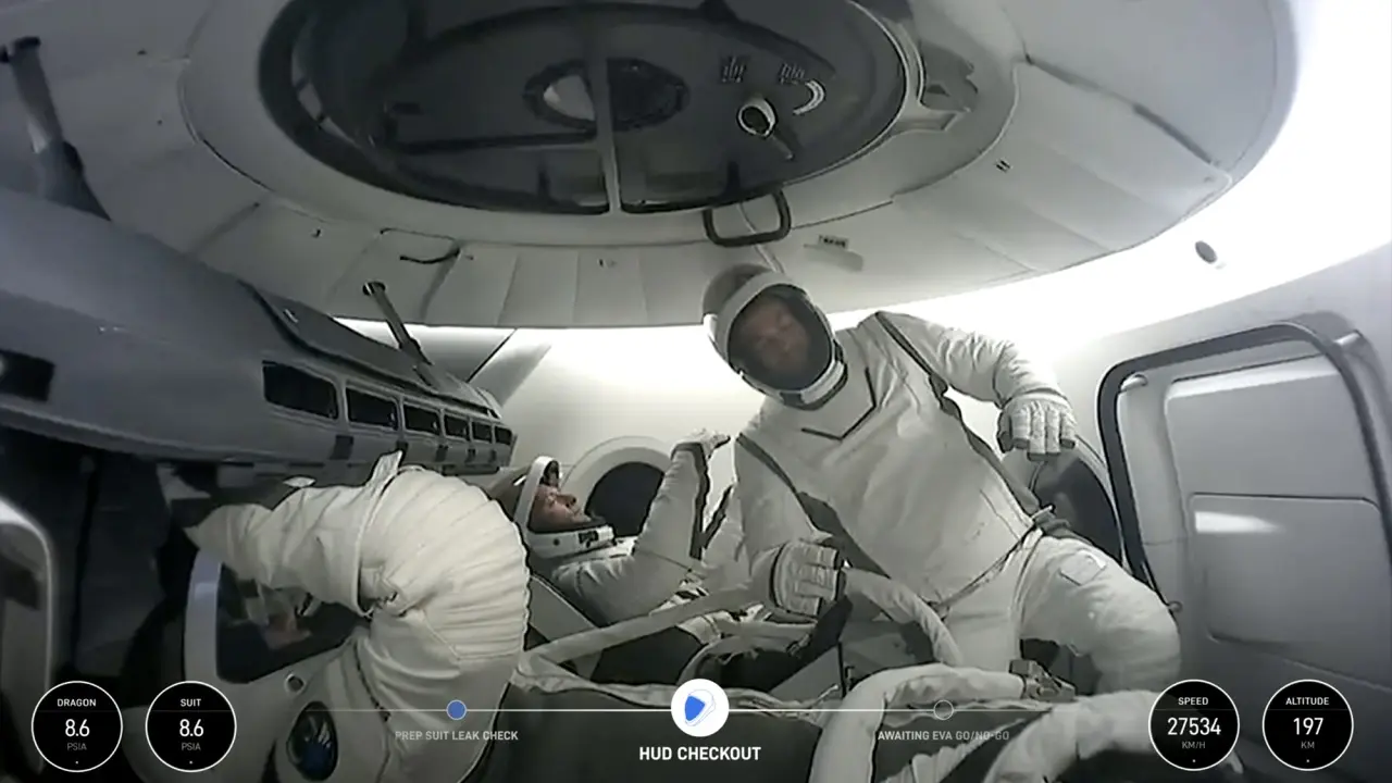 BREAKING | Polaris Dawn Spacewalk: First Glimpse From Inside The Cabin Polaris Dawn Spacewalk: First Glimpse From Inside The Cabin