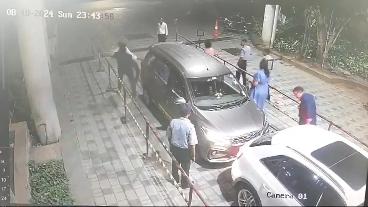 Shocking Mumbai Video Shows Audi Owner Smash Ola Driver To Ground Over Minor Car Sideswipe Police have filed an FIR against a couple, for allegedly assaulting a 24-year-old Ola driver in Mumbai's Ghatkopar