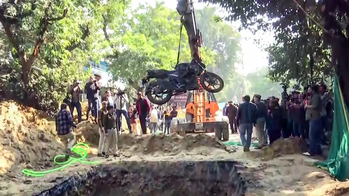 Janakpuri Biker Death Case: Police Trace Key Eyewitness Who Saw Bike Plunge Into Pit Police have traced the key eyewitness in Janakpuri biker death case