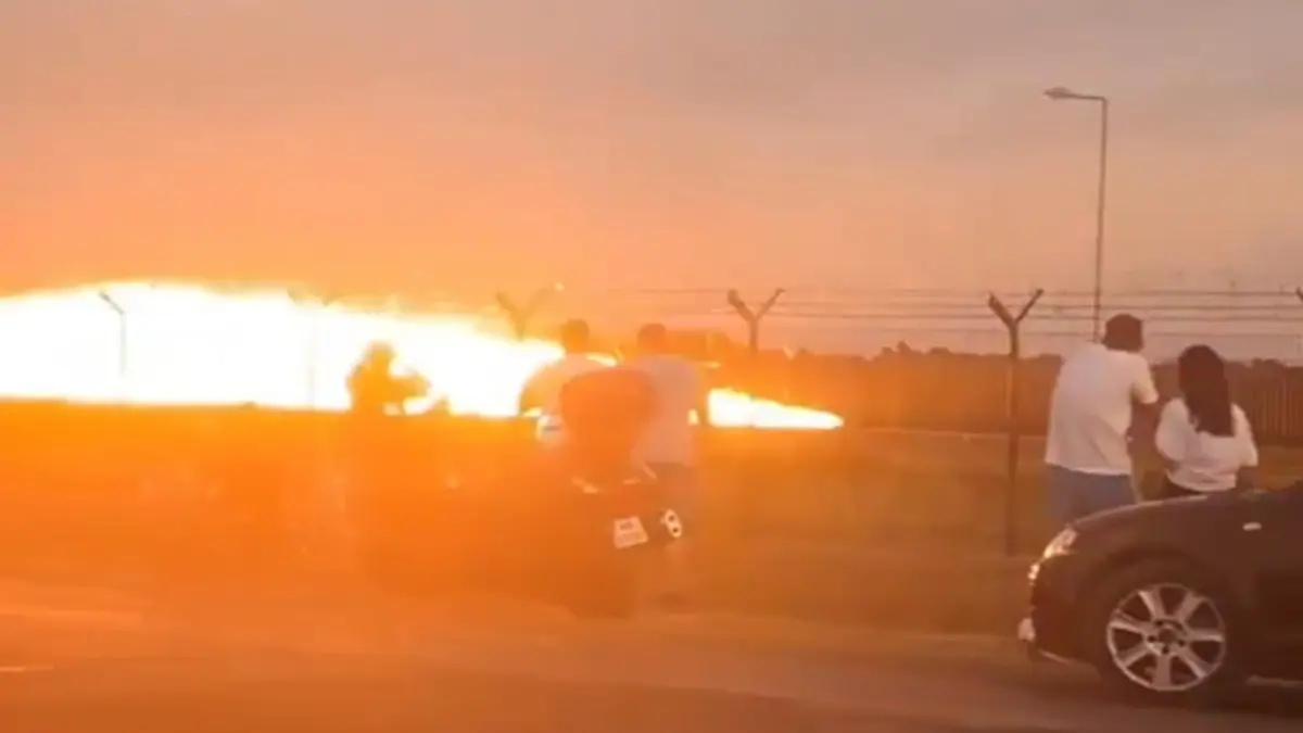 Polish F-16 Fighter Jet Crashes During Airshow Rehearsal, Pilot Killed In Tragic Accident | VIDEO Polish F-16 Fighter Jet Crashes During Airshow Rehearsal, Pilot Killed In Tragic Accident | VIDEO