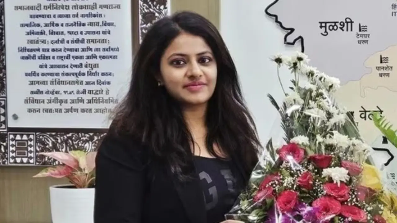 former ias pooja khedkar news