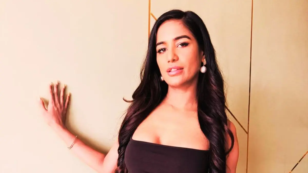 'बहुत क्यूट लगती हो... वो हैंग आउट करना चाहते हैं, एक को तो मैंने रिप्लाई किया', Poonam Pandey ने बताया वाक्या जब मशहूर क्रिकेटर ने भेजा मैसेज Poonam Pandey