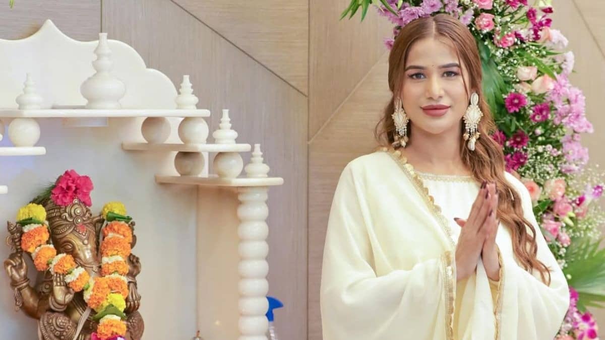 Poonam Pandey ousted from Ramleela