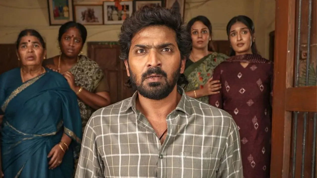 Perusu X Review: Netizens Are Amazed To Watch Chandini Tamilarasan Starrer, Say 'Never Saw A Film With This Unique Point' Poster of Perusu