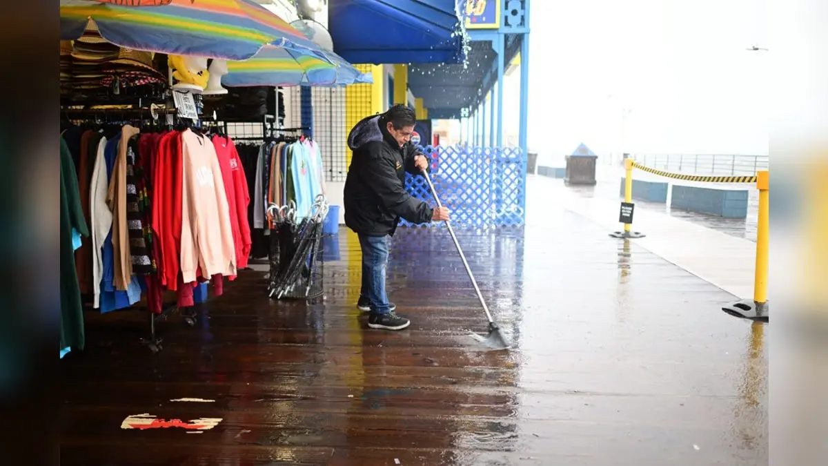 Powerful Holiday Storm Lashes Southern California And Brings Flash Floods, Mudslides