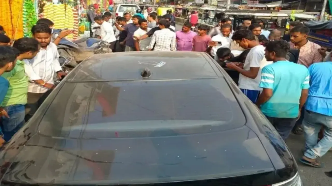 prayagraj news Jaguar car runs over 10 two dies Eyewitnesses claim driver was drunk