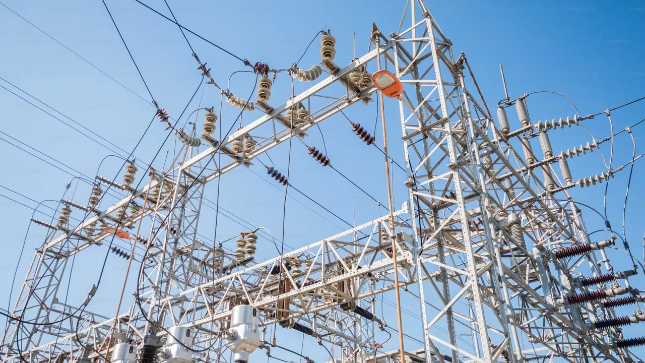 Kashmir Powercut: KPDCL Announces Power Outages Till Oct 30, Check List of Areas and Timings Kanpur Family Receives ₹3.9 Lakh Electricity Bill for Fridge and Cooler
