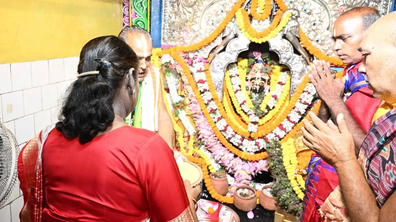President Draupadi Murmu offered prayers at Sri Neelamadhava Temple in Nayagarh