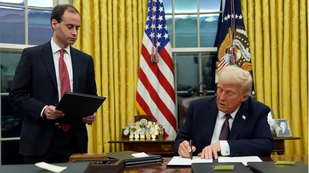 Trump Signs Executive Order To Create Sovereign Wealth Fund, May Purchase TikTok Trump Signs Executive Order To Create Sovereign Wealth Fund, May Purchase TikTok