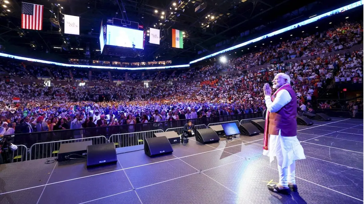 PM Modi US Visit LIVE Updates: PM Holds CEOs Roundtable, Meets Kuwait's Crown Prince In New York Prime Minister Narendra Modi addresses Indian Diaspora at 'Modi&US' event in New York