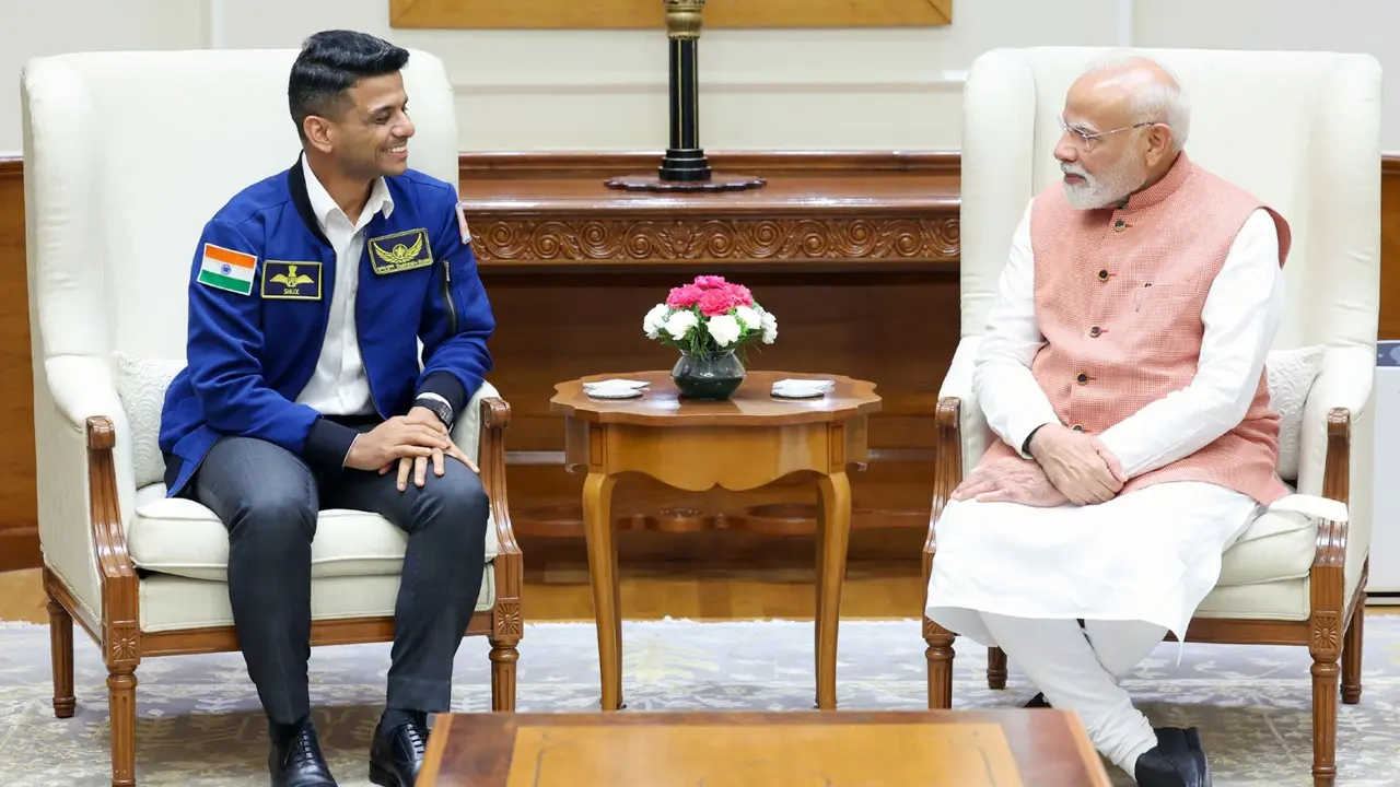 Prime Minister Narendra modi interacts with Astronaut Shubhanshu Shukla here are all question and answer