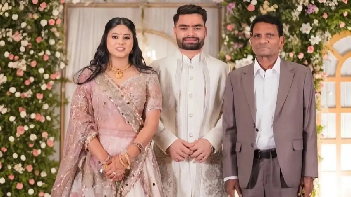 T20 वर्ल्ड कप के बीच पिता के निधन से टूटा रिंकू सिंह का सहारा, मंगेतर प्रिया सरोज ने लिखा भावुक नोट Priya Saroj on Rinku Singh's Father Death