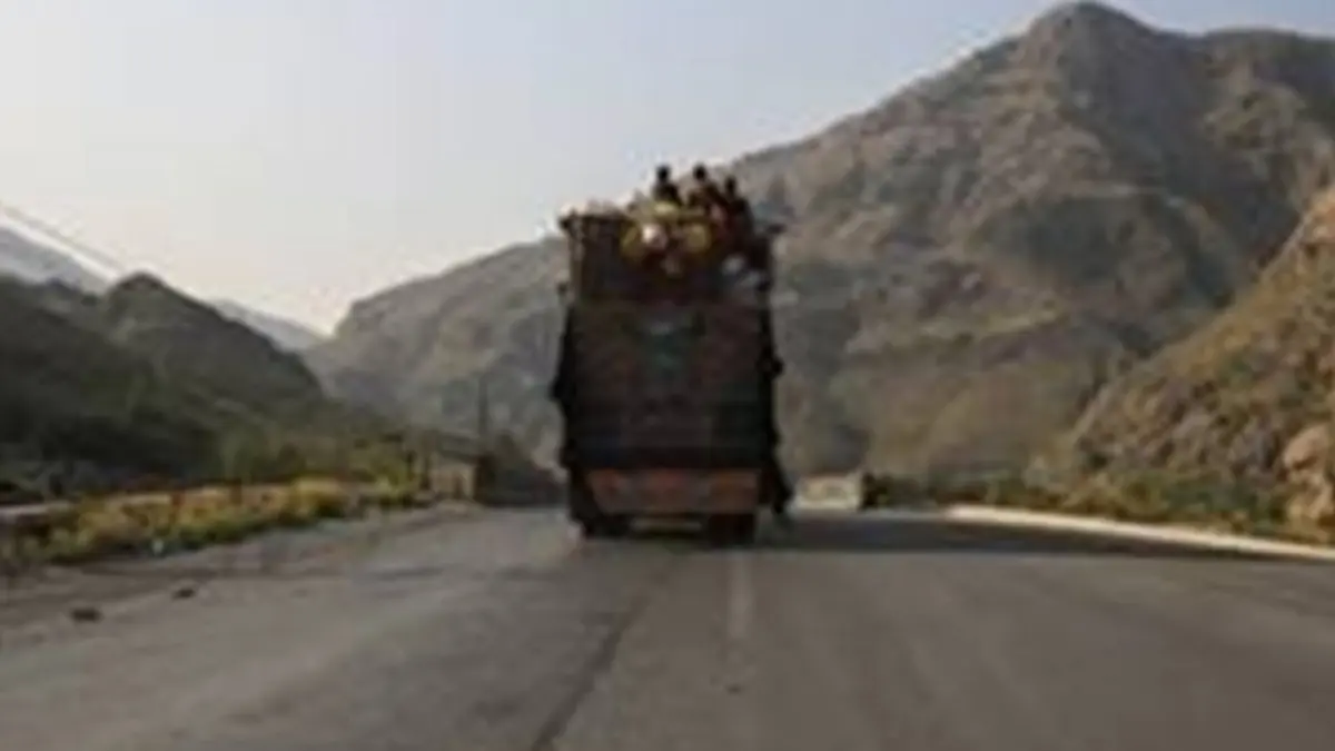 Prolonged Border Closure With Afghanistan Worsens Pak's Economic Crisis