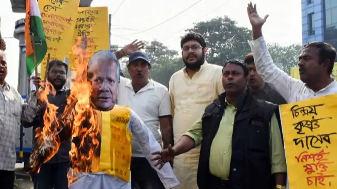 ‘Stop Attacks on Hindus’: 5-Member Monk Delegation Submits Memorandum To Bangladesh Mission Protest erupt in Kolkata over atrocities against minorities in Bangladesh