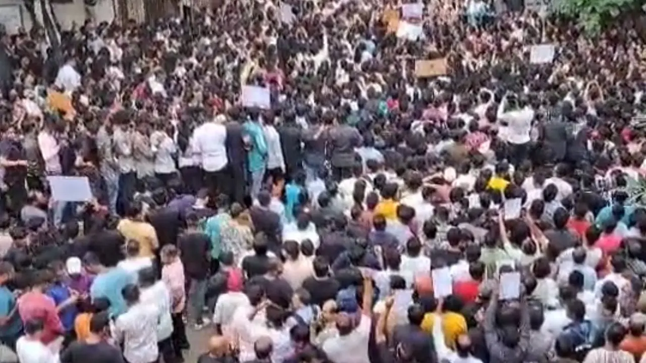 Protests in Badlapur After Nursery School Girls Sexually Assaulted