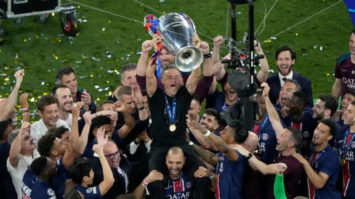 PSG celebrating winning Champions League