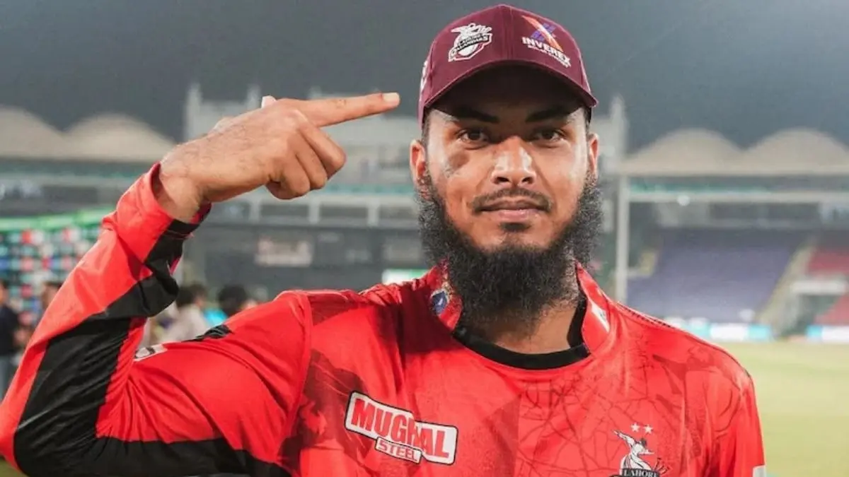 PSL bangladeshi player Rishad Hossain tell condition of Tom Curran during Indian pakistan attack