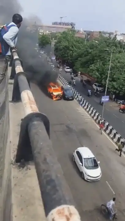 Driverless burning car spotted racing through Jaipur streets