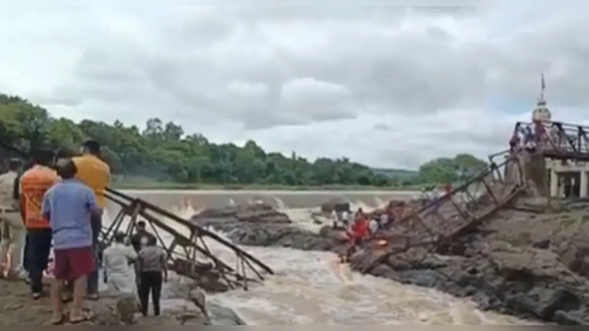 Pune Bridge Collapse across Indrayani river.