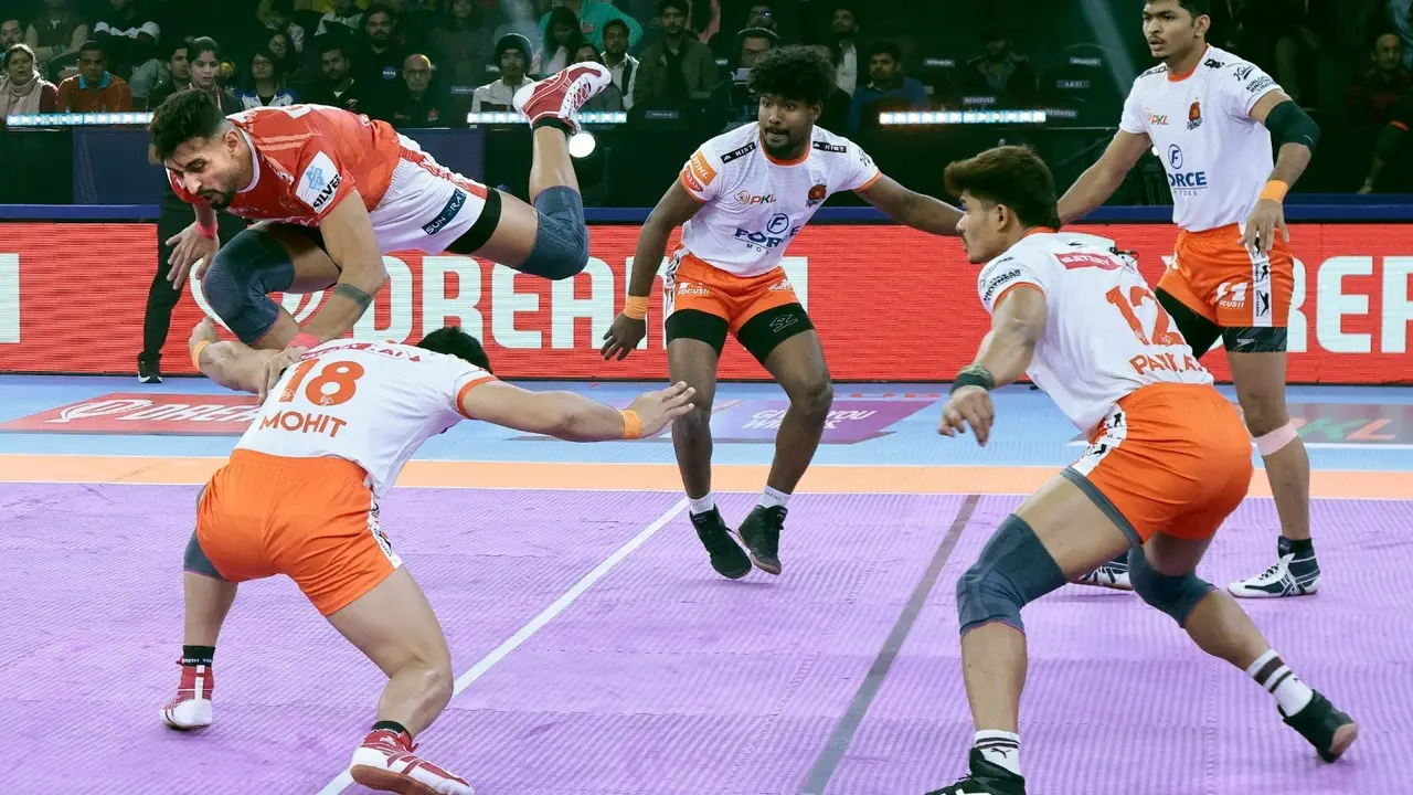 Puneri Paltan Seal Dramatic Win Against Gujarat Giants in the Final Seconds; Move to 3rd on Table Puneri Paltan Seal Dramatic Win Against Gujarat Giants in the Final Seconds; Move to 3rd on Points Table