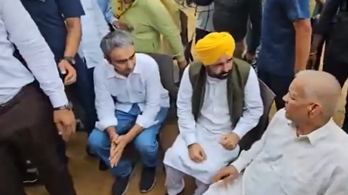 BREAKING: विनेश फोगाट के गांव पहुंचे CM भगवंत मान, परिवार का बढ़ाया हौसला punjab cm bhagwant mann reached vinesh phogat village in haryana