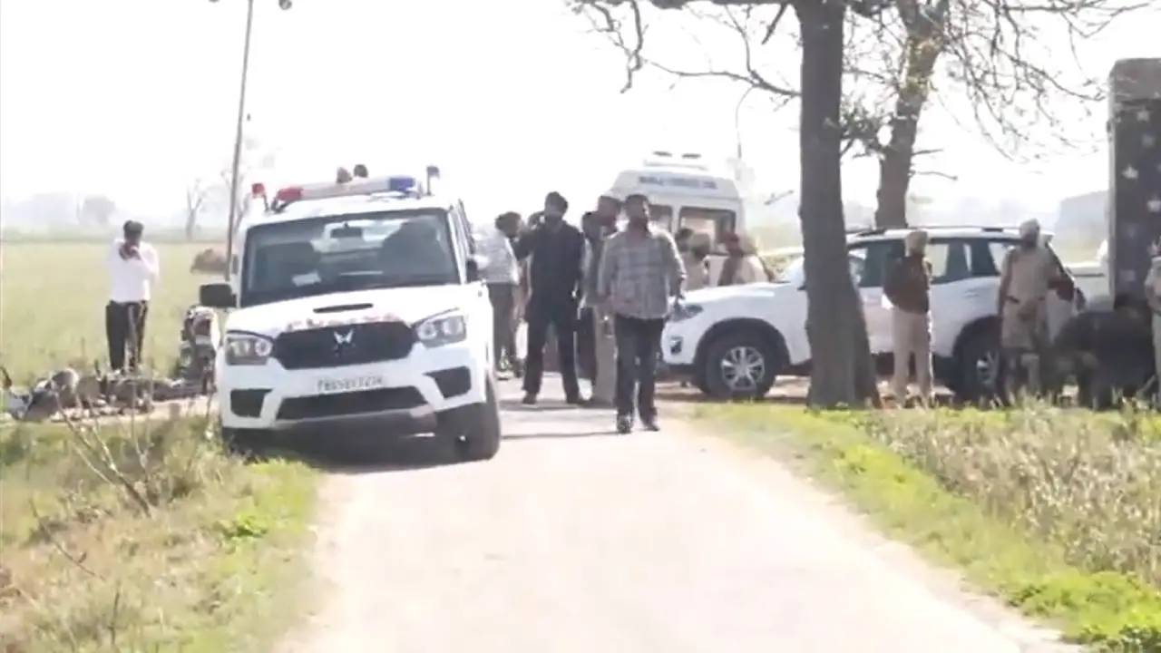 Amritsar Encounter: पंजाब पुलिस ने कर दिया एनकाउंटर, अमृतसर के ठाकुरद्वारा मंदिर में ग्रेनेड हमले का संदिग्ध ढेर punjab police encounter amritsar grenade attack accused