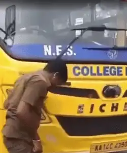 Internet Loves Police Teaching Bus Driver A Lesson On Excessive Honking, Video Is Viral TRUCK