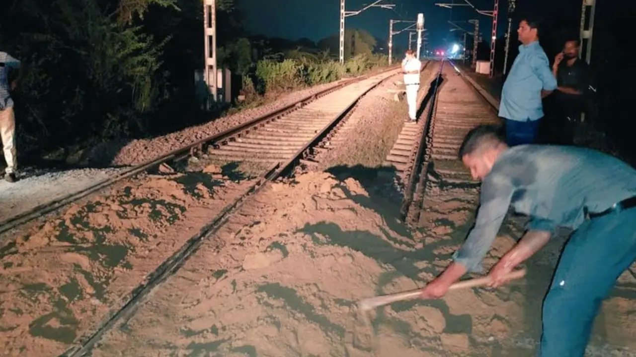 raebareli train derail attempt