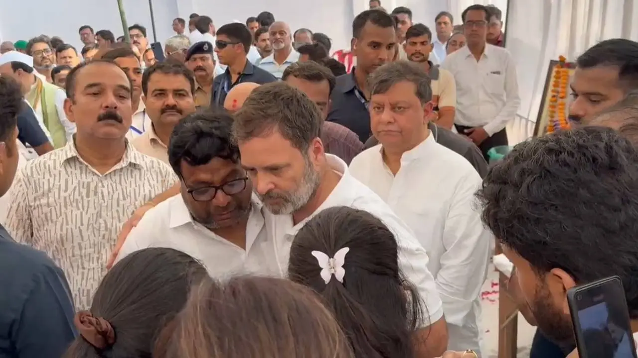Rahul Gandhi meets the family of Shubham Dwivedi