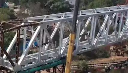Railways install 76.2m track Bridge In Katni in 2.5 Hours