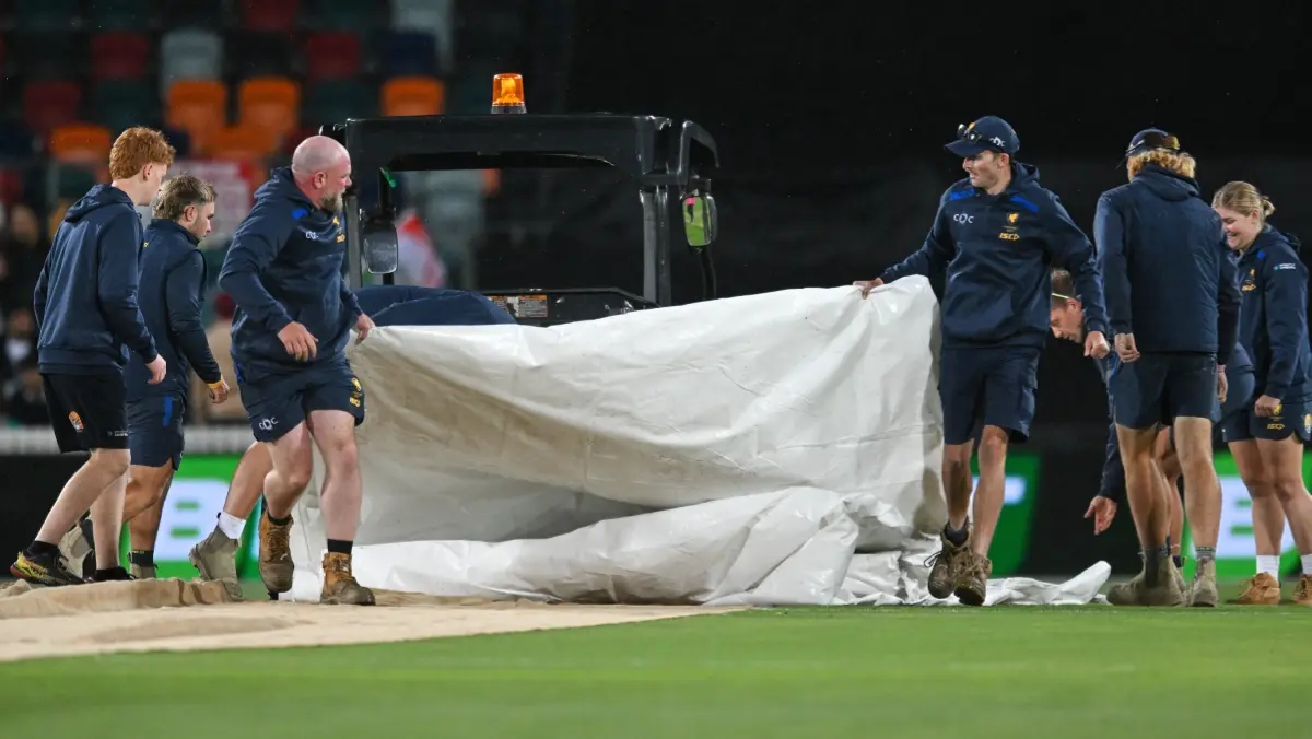 Rain stops play in Canberra