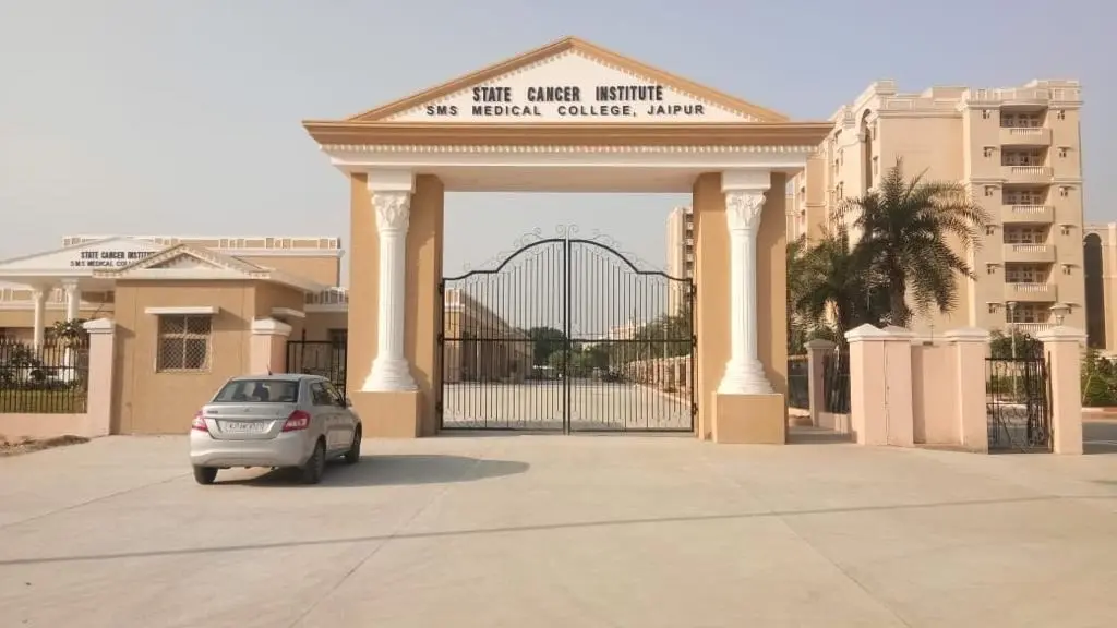 राजस्थान: अस्पताल में महिला कर्मचारियों ने ‘अभद्र व्यवहार’ करने पर पुरुष नर्सिंग अधिकारी को पीटा Rajasthan State Cancer Institute