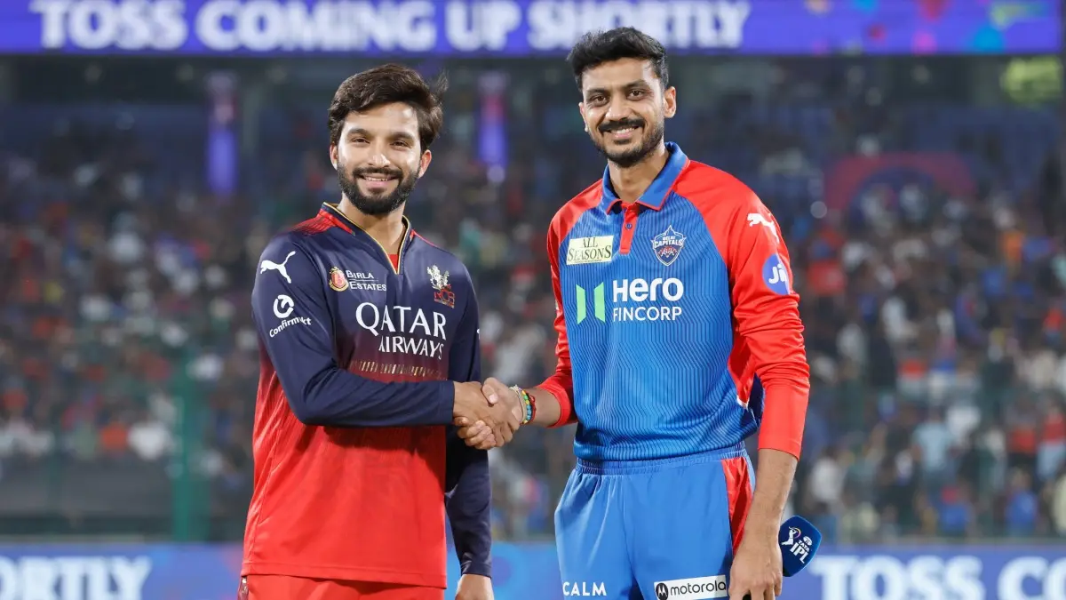 IPL 2025: RCB Opt To Bowl First Against DC, In-Form Phil Salt To Miss Out As Jacob Bethell Named In Playing XI Rajat Patidar, Axar Patel