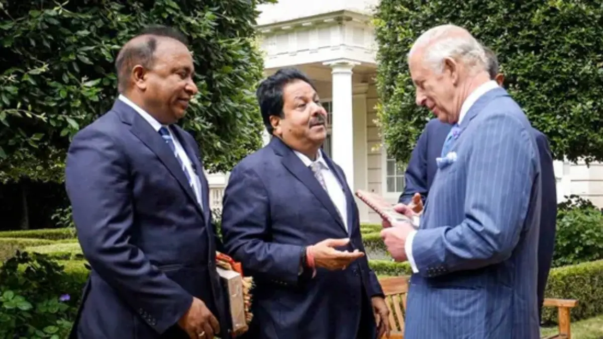 Rajeev Shukla shared this picture, which shows him meeting King Charles.