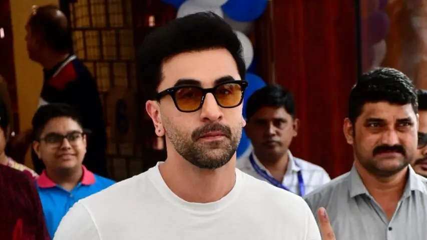 Ranbir Kapoor's First Look As Air Force Pilot In Love And War Goes ...