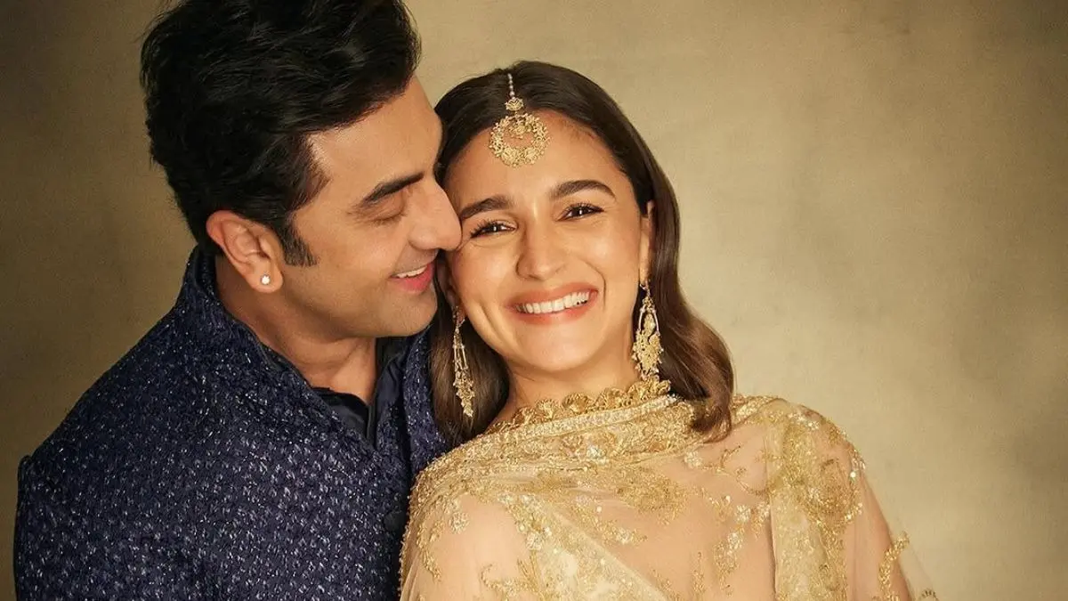 रणबीर कपूर को आलिया भट्ट ने नहीं, तो किसने दी 43 KISS? बर्थडे बॉय ने खुद किया खुलासा Ranbir Kapoor and Alia Bhatt