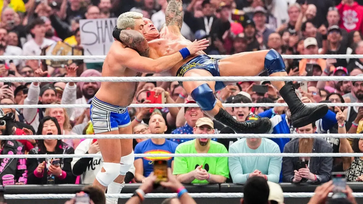 Randy Orton hits an RKO to Joe Hendry