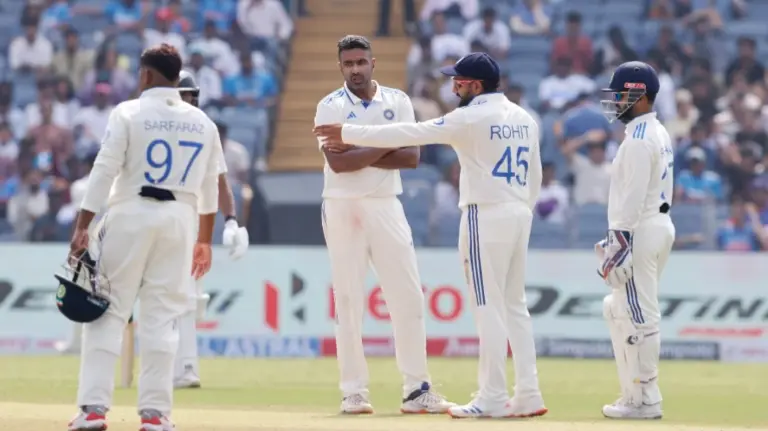 Ravichandran Ashwin, Rohit Sharma and Sarfaraz Khan during IND vs ENG Test series in 2024