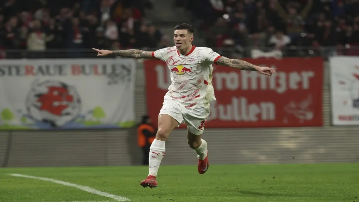 Transfer Battle Heats Up As Manchester United Submit Opening Offer For RB Leipzig Striker Benjamin Sesko: Report RB Leipzig striker Benjamin Sesko celebrates a goal