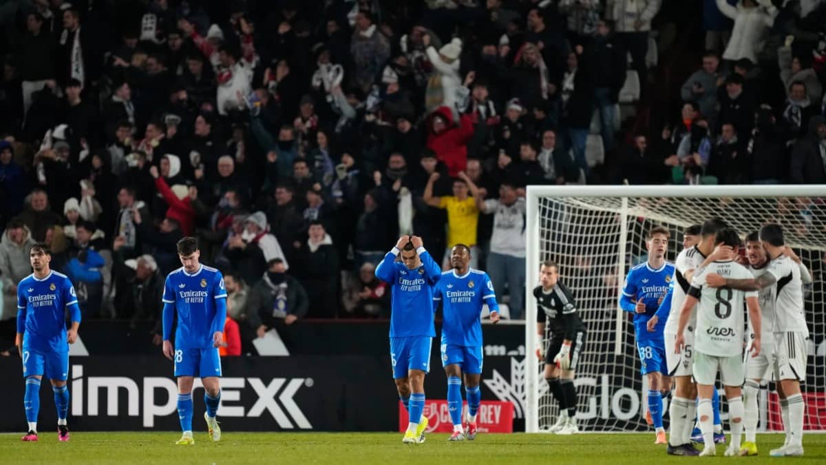 Real Madrid players react after Albacete's 2nd goal
