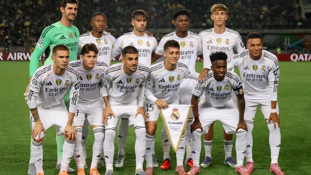 Real Madrid pose for a photo ahead of UCL fixture against Kairat Almaty