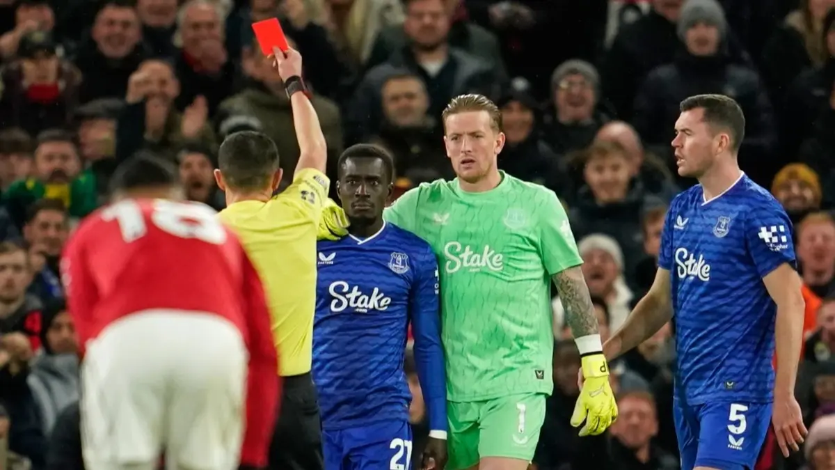 Red card shown to Everton’s Idrissa Gueye