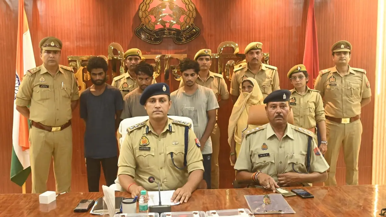 religious conversion gang busted in kushinagar