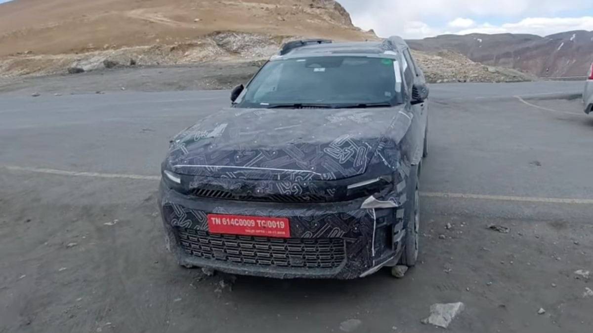 Renault's Upcoming 7-seater SUV Spied Testing