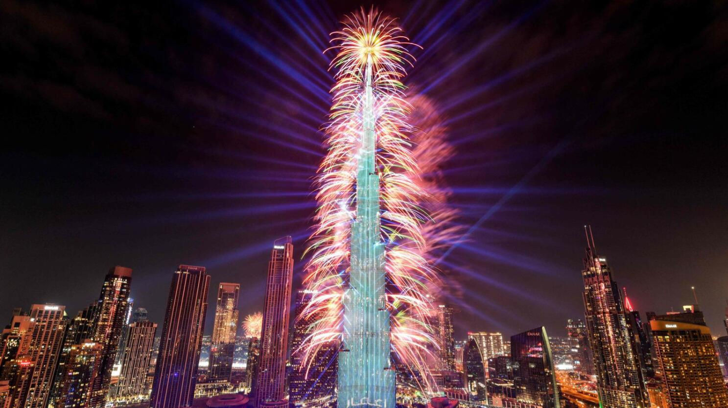 New Year 2025 Dubai Night Sky To Light Up With Fireworks When And