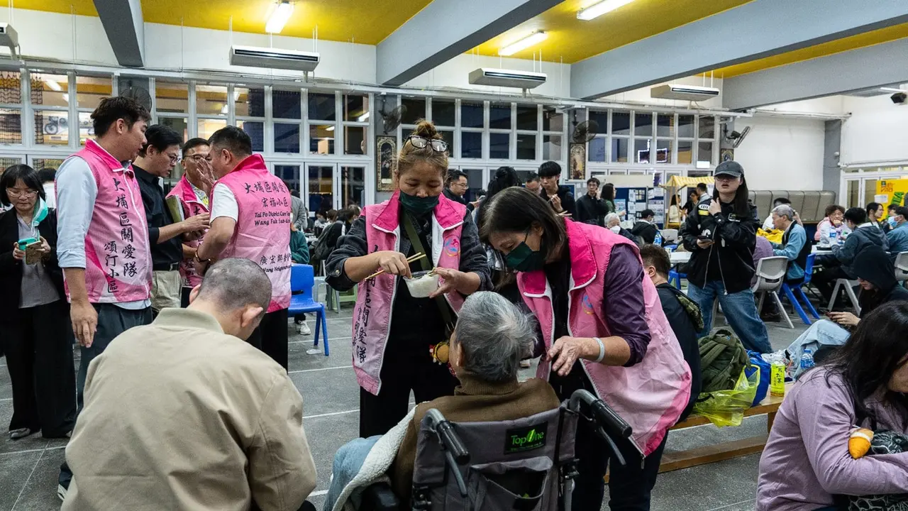 After Deadly Hong Kong Fire Claims 83 Lives, Volunteers Step In to Help Survivors