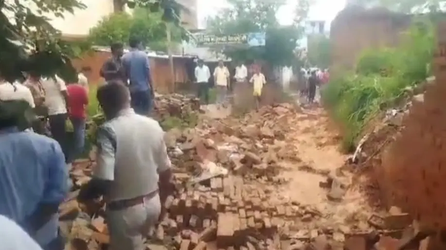 Rewa wall fell on children going home from school
