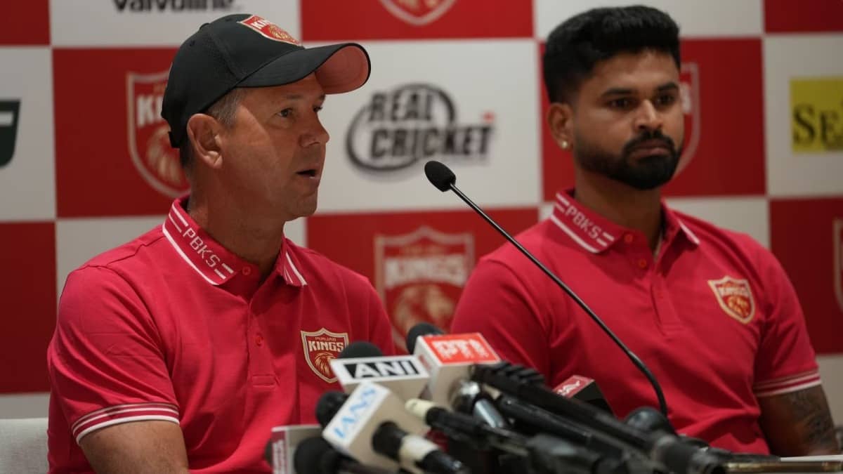 Ricky Ponting (L), Shreyas Iyer (R)