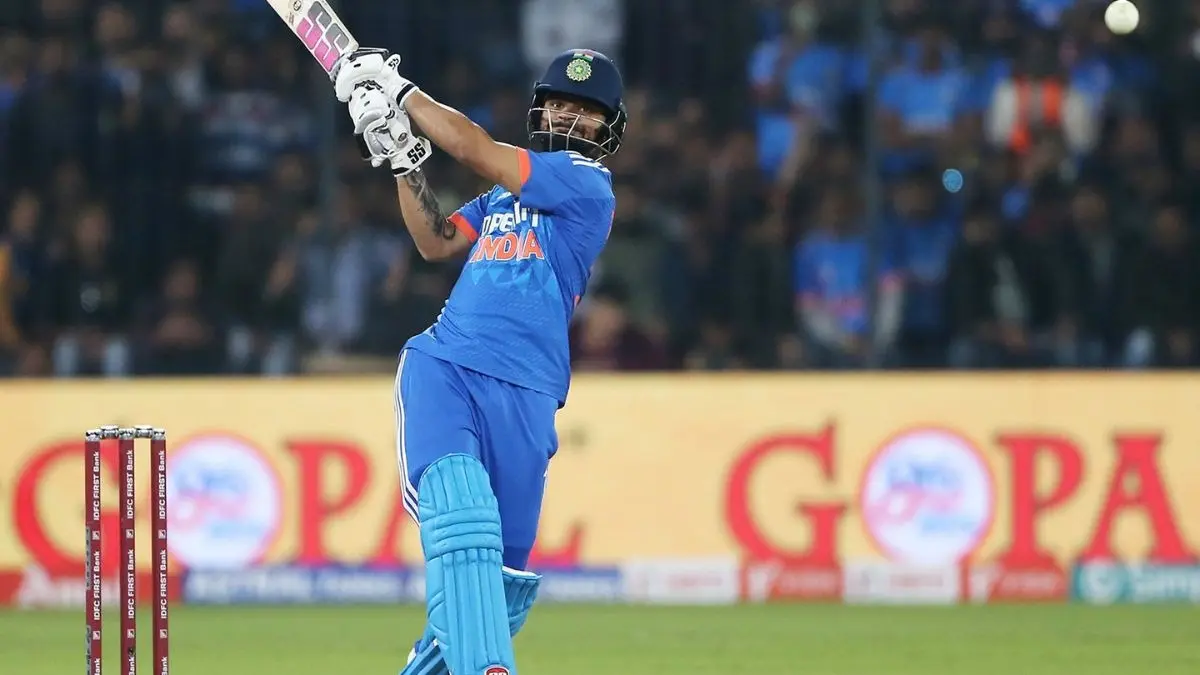 जिम्बाब्वे के खिलाफ मैच से पहले टीम इंडिया को बड़ा झटका! T20 वर्ल्ड कप को बीच में छोड़कर अचानक घर लौटे रिंकू सिंह, क्या है मामला? rinku singh family emergency