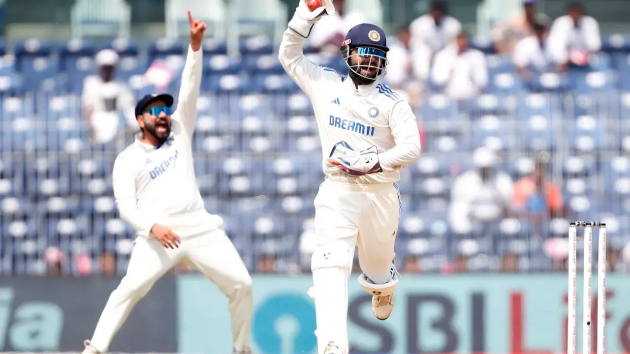 'Mahol Banana Padega': Rishabh Pant's Hilarious Stump Mic Chatter At Optus Leaves Netizens In Splits Rishabh Pant